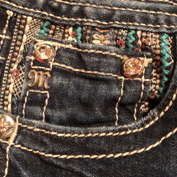 Miss Me Sz 29 bootcut with sequin embellished front and back pockets, gorgeous!! - Picture 7 of 17